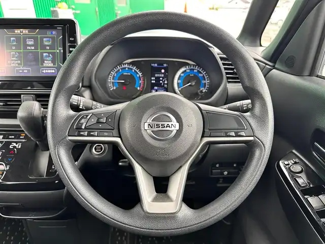 日産 ルークス ハイウェイスター X 宮城県 2020(令2)年 3.4万km フローズンバニラパール 快適パックA/・プラズマクラスター付リアシーリングファン/・撥水加工シート/・パーソナルテーブル（後席）/・USBソケット（助手席シートバック）/・ロールサンシェード（リアドア）/＝＝＝/インテリジェントエマージェンシーブレーキ/踏み間違い衝突防止アシスト/インテリジェントLI（車線逸脱防止支援システム）/LDW（車線逸脱警報）/インテリジェントFCW（前方衝突予測警報）/インテリジェントDA（ふらつき警報）/標識検知機能/コーナーセンサー/インテリジェントアラウンドビューモニター/純正9インチSDナビ（MM320D-L）/（CD/DVD/SD/Bluetooth/フルセグTV）/ETC/前方ドライブレコーダー/ハンズフリーパワースライドドア（助手席側）/LEDヘッドライト/ハイビームアシスト/LEDフォグランプ/オートライト/スマートキー＆プッシュスタート/アイドリングストップ/電動格納ミラー/純正14インチアルミホイール/純正フロアマット/純正ドアバイザー/W/サイド/カーテン/ニーエアバッグ