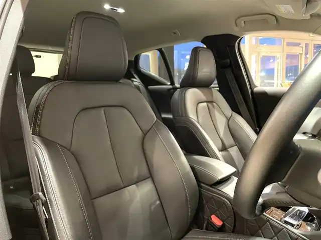 ボルボ ＸＣ４０ T5 AWD インスクリプション 道央・札幌 2018(平30)年 3.5万km クリスタルホワイトP インテリセーフ/・citySafety・ACC・LKA・パイロットアシスト・LCMA・BLIS・CTA・360°カメラ・パークアシストパイロット/harman/kardonサラウンド/本革シート/シートヒーター/純正HDDナビ/フルセグTV/LEDヘッドライト