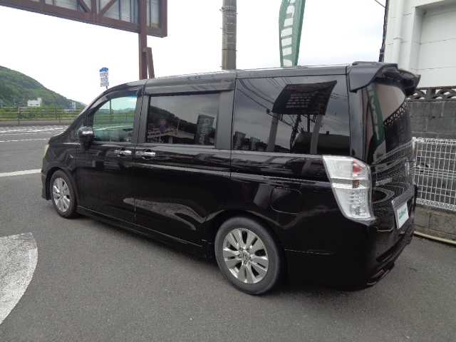 ホンダ ステップワゴン スパーダ Z HDDナビED 鹿児島県 2012(平24)年 13.6万km プレミアムブラキッシュパール 純正HDDナビ、フルセグTV/パノラミックビューバックカメラ/音楽録音、DVD再生/フリップダウンモニター/両側パワースライド/ビルトインETC/車検令和9年2月まであり/スマートキー2個あり/取説、ナビ取説あり