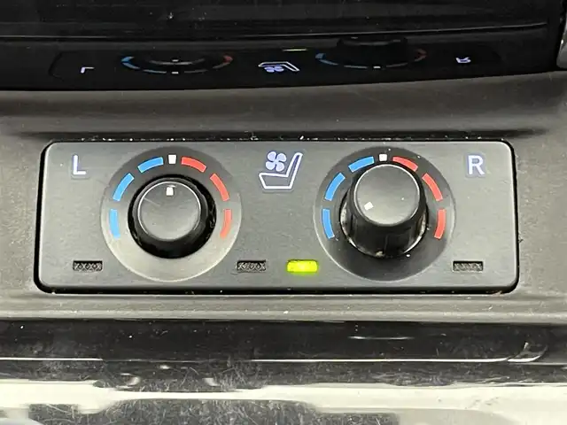トヨタ アルファードハイブリット SR Cパッケージ 愛知県 2021(令3)年 4.8万km ホワイトパールクリスタルシャイン 純１０型ＤＡナビ　フルセグＴＶ　全方位カメラ　ＴＲＤエアロ　ＪＢＬサウンド　ツインムーンルーフ　純１３型後席モニター　ベンチレーション　黒革　３眼ＬＥＤヘッドライト　電動リアゲート　ＥＴＣ２．０　禁煙　トヨタセーフティセンス　衝突軽減　オートハイビーム　BSM　シートヒーター　/ユーザー買取/TRDフルエアロ/SR/JBL/フリップダウン/イルミ加工/パワーバックドア自動加工/両側Pスライド/プリクラッシュ/3眼LED/シーケンシャル/純正メモリナビ/全周囲カメラ/スペアキー/シートH/ベンチレーション/プリクラッシュ/記録簿