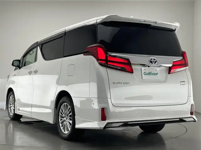 トヨタ アルファードハイブリット SR Cパッケージ 愛知県 2021(令3)年 4.8万km ホワイトパールクリスタルシャイン 純１０型ＤＡナビ　フルセグＴＶ　全方位カメラ　ＴＲＤエアロ　ＪＢＬサウンド　ツインムーンルーフ　純１３型後席モニター　ベンチレーション　黒革　３眼ＬＥＤヘッドライト　電動リアゲート　ＥＴＣ２．０　禁煙　トヨタセーフティセンス　衝突軽減　オートハイビーム　BSM　シートヒーター　/ユーザー買取/TRDフルエアロ/SR/JBL/フリップダウン/イルミ加工/パワーバックドア自動加工/両側Pスライド/プリクラッシュ/3眼LED/シーケンシャル/純正メモリナビ/全周囲カメラ/スペアキー/シートH/ベンチレーション/プリクラッシュ/記録簿