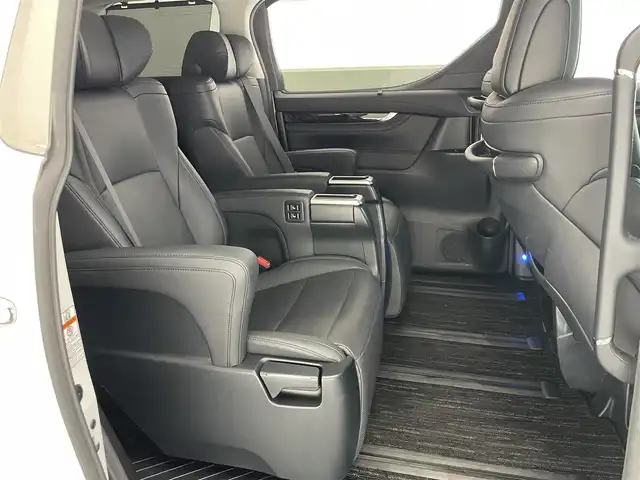 トヨタ アルファードハイブリット SR Cパッケージ 愛知県 2021(令3)年 4.8万km ホワイトパールクリスタルシャイン 純１０型ＤＡナビ　フルセグＴＶ　全方位カメラ　ＴＲＤエアロ　ＪＢＬサウンド　ツインムーンルーフ　純１３型後席モニター　ベンチレーション　黒革　３眼ＬＥＤヘッドライト　電動リアゲート　ＥＴＣ２．０　禁煙　トヨタセーフティセンス　衝突軽減　オートハイビーム　BSM　シートヒーター　/ユーザー買取/TRDフルエアロ/SR/JBL/フリップダウン/イルミ加工/パワーバックドア自動加工/両側Pスライド/プリクラッシュ/3眼LED/シーケンシャル/純正メモリナビ/全周囲カメラ/スペアキー/シートH/ベンチレーション/プリクラッシュ/記録簿