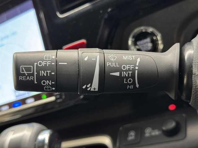 ホンダ ステップワゴン スパーダ クルスピセンシング 三重県 2020(令2)年 5.5万km プラチナホワイトパール ガソリン・ターボ/FF/MTモード付インパネCVT/純正 9インチナビ VXM-207VFNi/（CD/DVD/RADIO/TV/SD/MusicRack/USB/iPod/Bluetooth/HDMI/AppleCarPlay）/純正 11.6インチ 後席モニター VM-185EN/バックカメラ/両側パワースライドドア/ドライブレコーダー 前後/ビルトイン ETC2.0/Honda SENSING/・衝突軽減ブレーキ［CMBS］/・車線維持支援システム［LKAS］/・アダプティブクルーズコントロール［ACC］/・路外逸脱抑制機能/・先行車発進お知らせ機能/・標識認識機能/装備/・ハーフレザーシート/・シートヒーター（D/N）/・トリプルゾーン・フルオートエアコン（D/N/2nd）/・オートライト/・LED ヘッドライト＆フロントフォグランプ/・ステアリングスイッチ/・純正17inAW/・プッシュスタート/・保/取/・スマートキーx2