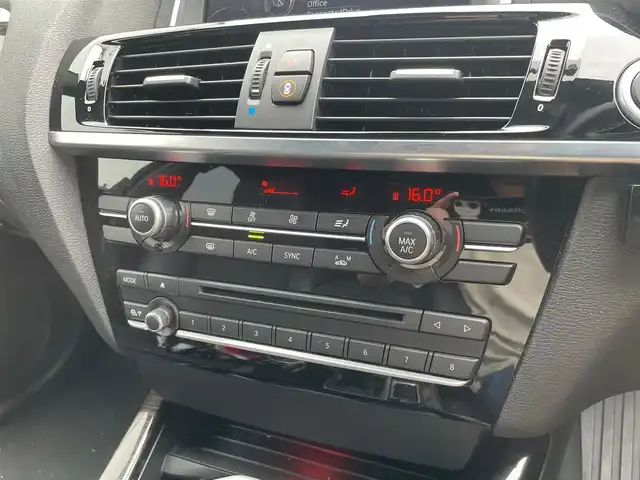 ＢＭＷ Ｘ４ xDrive 28i Mスポーツ 大阪府 2015(平27)年 6.5万km 黒 ACC/インテリジェントセーフティ/コンフォートアクセス/純正ナビ/Bカメラ/地デジTV/ハーフレザー/パドルシフト/Pスタート