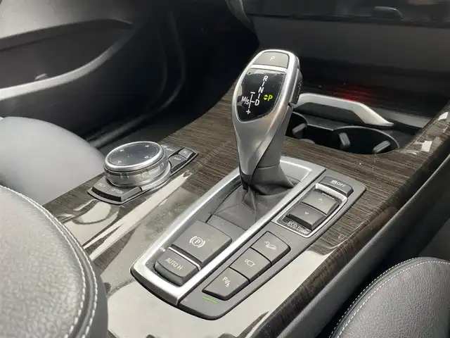 ＢＭＷ Ｘ４ xDrive 28i Mスポーツ 大阪府 2015(平27)年 6.5万km 黒 ACC/インテリジェントセーフティ/コンフォートアクセス/純正ナビ/Bカメラ/地デジTV/ハーフレザー/パドルシフト/Pスタート