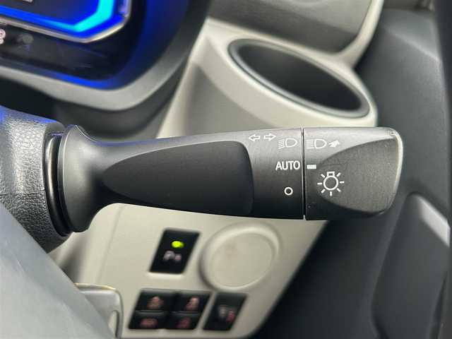 ダイハツ ミラ イース X リミテッド SAⅢ 静岡県 2021(令3)年 0.5万km スカイブルーメタリック パワーステアリング/パワーウィンドウ/リモコンキー/マニュアルエアコン/スペアキー１本/USB入力端子/純正ナビ（CD/DVD/BT/フルセグ）/ドライブレコーダー/純正フロアマット/ABS/横滑り防止装置/コーナーセンサー前後/盗難防止装置/オートライト/オートマチックハイビーム/Wエアバック/衝突軽減システム