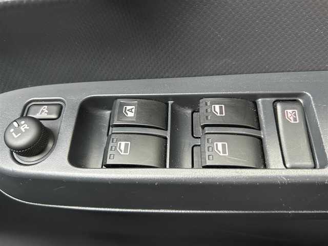 ダイハツ ミラ イース X リミテッド SAⅢ 静岡県 2021(令3)年 0.5万km スカイブルーメタリック パワーステアリング/パワーウィンドウ/リモコンキー/マニュアルエアコン/スペアキー１本/USB入力端子/純正ナビ（CD/DVD/BT/フルセグ）/ドライブレコーダー/純正フロアマット/ABS/横滑り防止装置/コーナーセンサー前後/盗難防止装置/オートライト/オートマチックハイビーム/Wエアバック/衝突軽減システム
