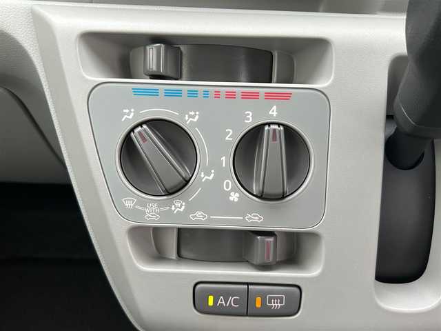 ダイハツ ミラ イース X リミテッド SAⅢ 静岡県 2021(令3)年 0.5万km スカイブルーメタリック パワーステアリング/パワーウィンドウ/リモコンキー/マニュアルエアコン/スペアキー１本/USB入力端子/純正ナビ（CD/DVD/BT/フルセグ）/ドライブレコーダー/純正フロアマット/ABS/横滑り防止装置/コーナーセンサー前後/盗難防止装置/オートライト/オートマチックハイビーム/Wエアバック/衝突軽減システム