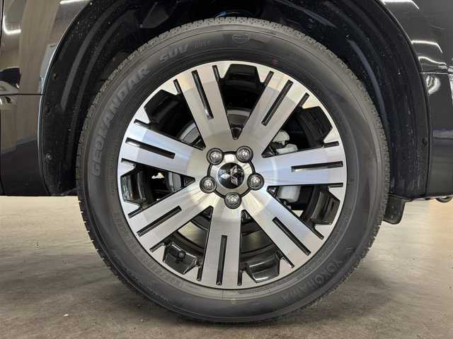 三菱 デリカＤ：５ P 三重県 2024(令6)年 0.1万km アメジストブラック 2.2L ディーゼルターボ/パートタイム4WD/MTモード付インパネ8AT/マルチアラウンドモニター（ルームミラー送出）/両側オートスライドドア/e-Assist/・衝突被害軽減ブレーキシステム［FCM］/・車線逸脱警報システム［LDW］/・レーダークルーズコントロールシステム［ACC］/・オートマチックハイビーム［AHB］/・誤発進抑制機能（前進時）/・後側方車両検知警報システム（レーンチェンジアシスト機能付）［BSW/LCA］/・後退時交差車両検知警報システム［RCTA］/装備/・ハーフレザーシート/・シートヒーター（D/N）/・パワーシート（D6way）/・エレクトリックテールゲート（電動バックドア）/・左右独立オートエアコン/・後席クーラー＆ヒーター/・AC100V電源コンセント（100W）/・オートライト/・LED ヘッドランプ＋フロントフォグランプ/・パドルシフト/・オートワイパー/・自動防眩ルームミラー/・純正18inAW/・プッシュスタート/・保/取/など