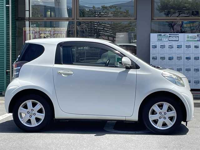 トヨタ ｉＱ 100G 長野県 2009(平21)年 3.9万km ホワイトパールクリスタルシャイン 社外ナビ/・CD/DVD/TV/FM/AM/バックカメラ/スタッドレス積み込み純正AW/社外ETC/純正フロアマット/純正１５インチAW/スマートキー/スペアキー有/電格ミラー/ドアバイザー/取り扱い説明書/保証書