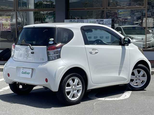 トヨタ ｉＱ 100G 長野県 2009(平21)年 3.9万km ホワイトパールクリスタルシャイン 社外ナビ/・CD/DVD/TV/FM/AM/バックカメラ/スタッドレス積み込み純正AW/社外ETC/純正フロアマット/純正１５インチAW/スマートキー/スペアキー有/電格ミラー/ドアバイザー/取り扱い説明書/保証書
