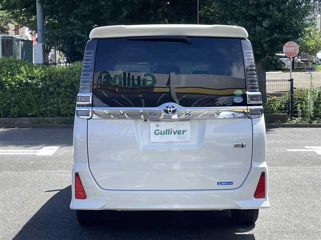 トヨタ ヴォクシー ハイブリッド ZS 煌 神奈川県 2018(平30)年 3万km ホワイトパールクリスタルシャイン ワンオーナー/セイフティセンス/クルーズコントロール/両側パワースライドドア/ディーラーOPナビ/CD/DVD/Bluetooth/地デジ/バックカメラ/ETC/LEDヘッドライト/フリップダウンモニター/スマートキー/保証書/取説/スペアキーあり