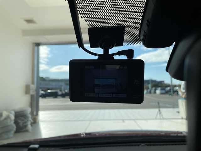 トヨタ プリウス ＰＨＶ S セーフティプラス 愛知県 2019(平31)年 4.1万km エモーショナルレッド トヨタセーフティセンス/・アダプティクブクルーズコントロール/・プリクラッシュセーフティー/・インテリジェントクリアランスソナー/・クリアランスソナー/・レーンキープアシスト/・オートマチックハイビーム/純正9インチナビ/・Bluetooth/フルセグTV/CD/DVD/ラジオ/　HDMI/USB/主要装備/・バックカメラ/・横滑り防止装置/・ステアリングヒーター/・ステアリングリモコン/・デジタルインナーミラー/・シートヒーター/・LEDヘッドライト/・ドライブレコーダー/・ETC