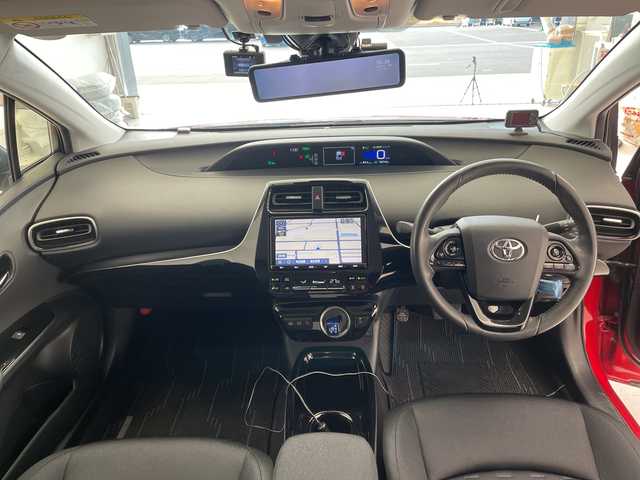 トヨタ プリウス ＰＨＶ S セーフティプラス 愛知県 2019(平31)年 4.1万km エモーショナルレッド トヨタセーフティセンス/・アダプティクブクルーズコントロール/・プリクラッシュセーフティー/・インテリジェントクリアランスソナー/・クリアランスソナー/・レーンキープアシスト/・オートマチックハイビーム/純正9インチナビ/・Bluetooth/フルセグTV/CD/DVD/ラジオ/　HDMI/USB/主要装備/・バックカメラ/・横滑り防止装置/・ステアリングヒーター/・ステアリングリモコン/・デジタルインナーミラー/・シートヒーター/・LEDヘッドライト/・ドライブレコーダー/・ETC