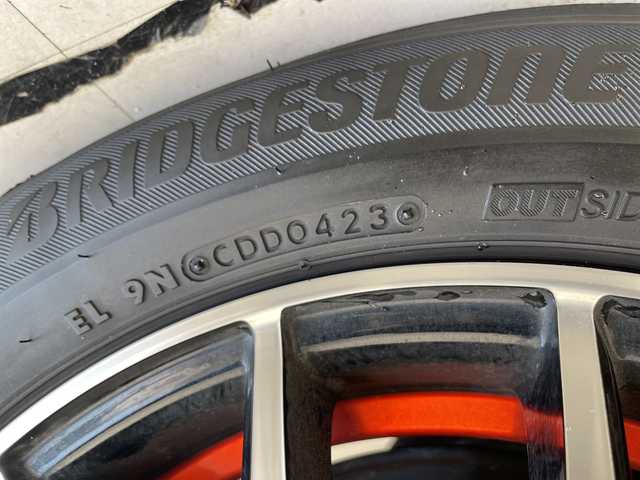 トヨタ プリウス ＰＨＶ S セーフティプラス 愛知県 2019(平31)年 4.1万km エモーショナルレッド トヨタセーフティセンス/・アダプティクブクルーズコントロール/・プリクラッシュセーフティー/・インテリジェントクリアランスソナー/・クリアランスソナー/・レーンキープアシスト/・オートマチックハイビーム/純正9インチナビ/・Bluetooth/フルセグTV/CD/DVD/ラジオ/　HDMI/USB/主要装備/・バックカメラ/・横滑り防止装置/・ステアリングヒーター/・ステアリングリモコン/・デジタルインナーミラー/・シートヒーター/・LEDヘッドライト/・ドライブレコーダー/・ETC