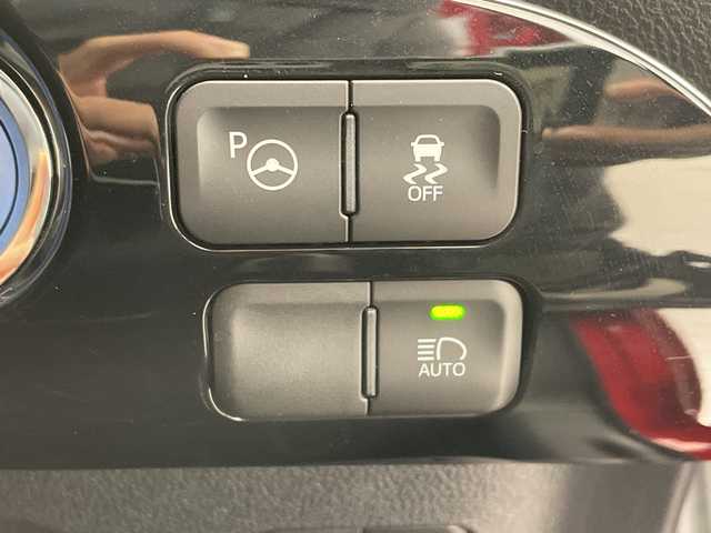 トヨタ プリウス ＰＨＶ S セーフティプラス 愛知県 2019(平31)年 4.1万km エモーショナルレッド トヨタセーフティセンス/・アダプティクブクルーズコントロール/・プリクラッシュセーフティー/・インテリジェントクリアランスソナー/・クリアランスソナー/・レーンキープアシスト/・オートマチックハイビーム/純正9インチナビ/・Bluetooth/フルセグTV/CD/DVD/ラジオ/　HDMI/USB/主要装備/・バックカメラ/・横滑り防止装置/・ステアリングヒーター/・ステアリングリモコン/・デジタルインナーミラー/・シートヒーター/・LEDヘッドライト/・ドライブレコーダー/・ETC