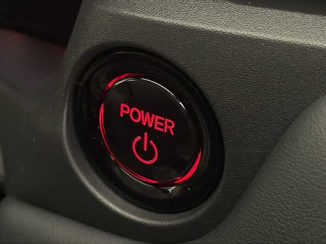 ホンダ ヴェゼル ハイブリッド e:HEV Z 宮崎県 2025(令7)年 0.1千km プラチナホワイトパール 登録済み未使用車/ホンダセンシング/純正9型ディスプレイオーディオナビTV/（Honda CONNECT/Bluetooth/FMAM/HDMI/フルセグTV)/純正ビルトイン2.0ETC/純正ワイヤレス充電器/純正LEDオートライト/純正LEDフォグ/純正18インチアルミ/アダプティブクルーズコントロール/レーンディパーチャーアラート/ダウンヒルアシストコントロール/ブラインドスポットモニター/クリアランスソナー/パワーバックドア/電子パーキング/オートホールド/パドルシフト/本革巻ハンドル/ハーフレザーシート/前席シートヒーター/ステアリングヒーター/デュアルオートエアコン/スマートキー/プッシュエンジンスタート/スペアキー/新車時保証書/取扱い説明書