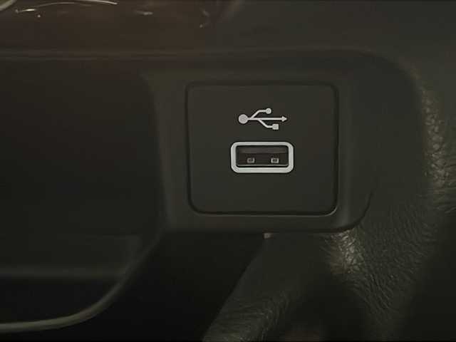 ホンダ ヴェゼル ハイブリッド e:HEV Z 宮崎県 2025(令7)年 0.1千km プラチナホワイトパール 登録済み未使用車/ホンダセンシング/純正9型ディスプレイオーディオナビTV/（Honda CONNECT/Bluetooth/FMAM/HDMI/フルセグTV)/純正ビルトイン2.0ETC/純正ワイヤレス充電器/純正LEDオートライト/純正LEDフォグ/純正18インチアルミ/アダプティブクルーズコントロール/レーンディパーチャーアラート/ダウンヒルアシストコントロール/ブラインドスポットモニター/クリアランスソナー/パワーバックドア/電子パーキング/オートホールド/パドルシフト/本革巻ハンドル/ハーフレザーシート/前席シートヒーター/ステアリングヒーター/デュアルオートエアコン/スマートキー/プッシュエンジンスタート/スペアキー/新車時保証書/取扱い説明書