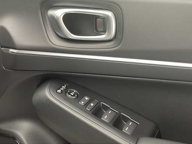 ホンダ ヴェゼル ハイブリッド e:HEV Z 宮崎県 2025(令7)年 0.1千km プラチナホワイトパール 登録済み未使用車/ホンダセンシング/純正9型ディスプレイオーディオナビTV/（Honda CONNECT/Bluetooth/FMAM/HDMI/フルセグTV)/純正ビルトイン2.0ETC/純正ワイヤレス充電器/純正LEDオートライト/純正LEDフォグ/純正18インチアルミ/アダプティブクルーズコントロール/レーンディパーチャーアラート/ダウンヒルアシストコントロール/ブラインドスポットモニター/クリアランスソナー/パワーバックドア/電子パーキング/オートホールド/パドルシフト/本革巻ハンドル/ハーフレザーシート/前席シートヒーター/ステアリングヒーター/デュアルオートエアコン/スマートキー/プッシュエンジンスタート/スペアキー/新車時保証書/取扱い説明書