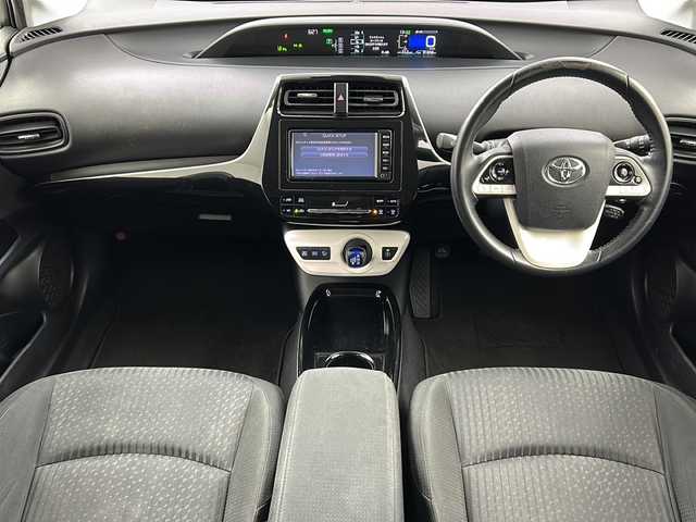 トヨタ プリウス Sセーフティプラス 福島県 2018(平30)年 9.2万km ホワイトパールクリスタルシャイン /禁煙車//純正ナビ/CD・DVD・BT・フルセグTV・MSV//トヨタセーフティセンス//オートハイビーム//クリアランスソナー//LEDライト//ステアリングリモコン//フォグライト//スマートキー//バックカメラ//ビルトインETC//レーダークルーズコントロール