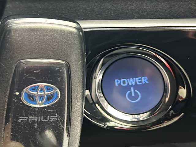 トヨタ プリウス Sセーフティプラス 福島県 2018(平30)年 9.2万km ホワイトパールクリスタルシャイン /禁煙車//純正ナビ/CD・DVD・BT・フルセグTV・MSV//トヨタセーフティセンス//オートハイビーム//クリアランスソナー//LEDライト//ステアリングリモコン//フォグライト//スマートキー//バックカメラ//ビルトインETC//レーダークルーズコントロール