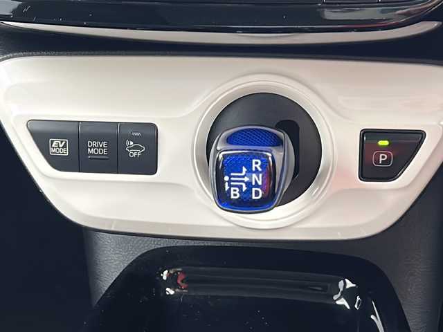 トヨタ プリウス Sセーフティプラス 福島県 2018(平30)年 9.2万km ホワイトパールクリスタルシャイン /禁煙車//純正ナビ/CD・DVD・BT・フルセグTV・MSV//トヨタセーフティセンス//オートハイビーム//クリアランスソナー//LEDライト//ステアリングリモコン//フォグライト//スマートキー//バックカメラ//ビルトインETC//レーダークルーズコントロール