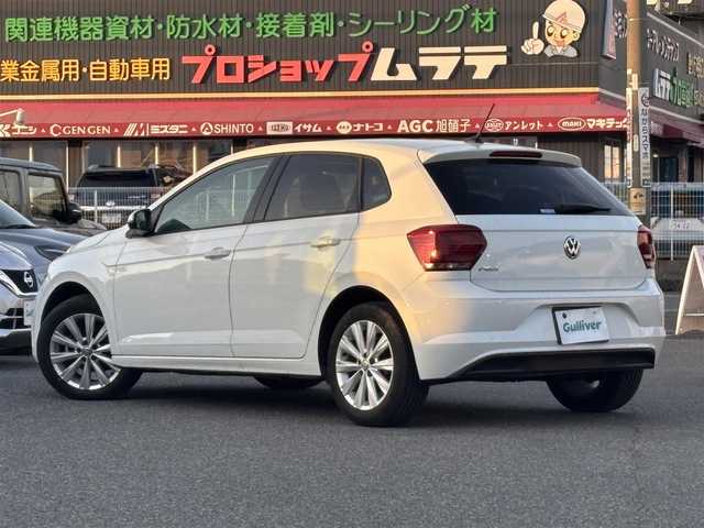 フォルクスワーゲン ポロ TSIハイライン 愛知県 2020(令2)年 1.3万km ピュアホワイト /禁煙//ワンオーナー//純正ナビ//CD/DVD/BT/MSV//バックカメラ//純正16AW//ドライブレコーダー//ETC//DVDプレイヤー//ACC/PCS//プロアクティブ・オキュパント・プロテクション//レインセンサー//横滑り防止装置//アイドリングストップ//LEDオートライト//LEDフォグランプ//LEDルームランプ//オートリトラウィンカーミラー//本革巻きステアリング//ステアリングスイッチ//MTモード付AT//純正フロアマット//スペアスマートキー//新車時保証書//取扱説明書//ディーラー記録簿//R3/R4/R5/R6