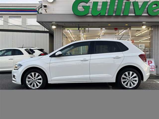 フォルクスワーゲン ポロ TSIハイライン 愛知県 2020(令2)年 1.3万km ピュアホワイト /禁煙//ワンオーナー//純正ナビ//CD/DVD/BT/MSV//バックカメラ//純正16AW//ドライブレコーダー//ETC//DVDプレイヤー//ACC/PCS//プロアクティブ・オキュパント・プロテクション//レインセンサー//横滑り防止装置//アイドリングストップ//LEDオートライト//LEDフォグランプ//LEDルームランプ//オートリトラウィンカーミラー//本革巻きステアリング//ステアリングスイッチ//MTモード付AT//純正フロアマット//スペアスマートキー//新車時保証書//取扱説明書//ディーラー記録簿//R3/R4/R5/R6