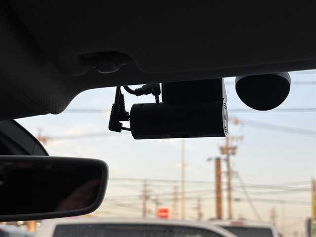 フォルクスワーゲン ポロ TSIハイライン 愛知県 2020(令2)年 1.3万km ピュアホワイト /禁煙//ワンオーナー//純正ナビ//CD/DVD/BT/MSV//バックカメラ//純正16AW//ドライブレコーダー//ETC//DVDプレイヤー//ACC/PCS//プロアクティブ・オキュパント・プロテクション//レインセンサー//横滑り防止装置//アイドリングストップ//LEDオートライト//LEDフォグランプ//LEDルームランプ//オートリトラウィンカーミラー//本革巻きステアリング//ステアリングスイッチ//MTモード付AT//純正フロアマット//スペアスマートキー//新車時保証書//取扱説明書//ディーラー記録簿//R3/R4/R5/R6