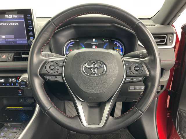 トヨタ ＲＡＶ４ ＰＨＶ ブラックトーン 道央・札幌 2021(令3)年 5万km 赤Ⅱ ・純正ディスプレイオーディオ&BT&USB&Miracast/・全方位カメラ/・バックカメラ/・サンルーフ/・パワーバックドア/・トヨタセーフティセンス/・レーダークルーズコントロール/・クリアランスソナー/・ブラインドスポットモニター/・ヘッドアップディスプレイ/・前席ベンチレーションシート/・前席パワーシート/・レザーシート/・ステアリングヒーター/・前後ドライブレコーダー/・AC100V/・ビルトインETC2.0/・LEDヘッドライト/・オートライト/・オートマチックハイビーム/・スマートキー