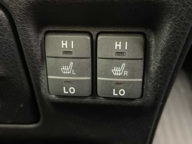 トヨタ エスクァイア Gi 愛知県 2019(令1)年 1.7万km ブラック トヨタセーフティセンス/・プリクラッシュセーフティ/・レーンキープアシスト/・ハイビームアシスト/純正9インチナビ/・フルセグTV/・Bluetooth/・CD/DVD/・SDREC/・SD/・AM/FM/バックカメラ/両側パワースライドドア/黒革シート/シートヒーター/クリアランスソナー/パーキングサポートブレーキ/ETC/LEDヘッドライト/純正15アルミホイール/スマートキー/プッシュスタート/アイドリングストップ