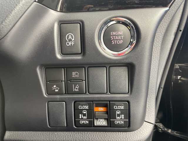 トヨタ エスクァイア Gi 愛知県 2019(令1)年 1.7万km ブラック トヨタセーフティセンス/・プリクラッシュセーフティ/・レーンキープアシスト/・ハイビームアシスト/純正9インチナビ/・フルセグTV/・Bluetooth/・CD/DVD/・SDREC/・SD/・AM/FM/バックカメラ/両側パワースライドドア/黒革シート/シートヒーター/クリアランスソナー/パーキングサポートブレーキ/ETC/LEDヘッドライト/純正15アルミホイール/スマートキー/プッシュスタート/アイドリングストップ