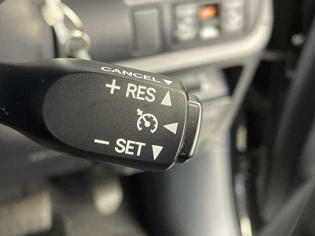 トヨタ エスクァイア Gi 愛知県 2019(令1)年 1.7万km ブラック トヨタセーフティセンス/・プリクラッシュセーフティ/・レーンキープアシスト/・ハイビームアシスト/純正9インチナビ/・フルセグTV/・Bluetooth/・CD/DVD/・SDREC/・SD/・AM/FM/バックカメラ/両側パワースライドドア/黒革シート/シートヒーター/クリアランスソナー/パーキングサポートブレーキ/ETC/LEDヘッドライト/純正15アルミホイール/スマートキー/プッシュスタート/アイドリングストップ