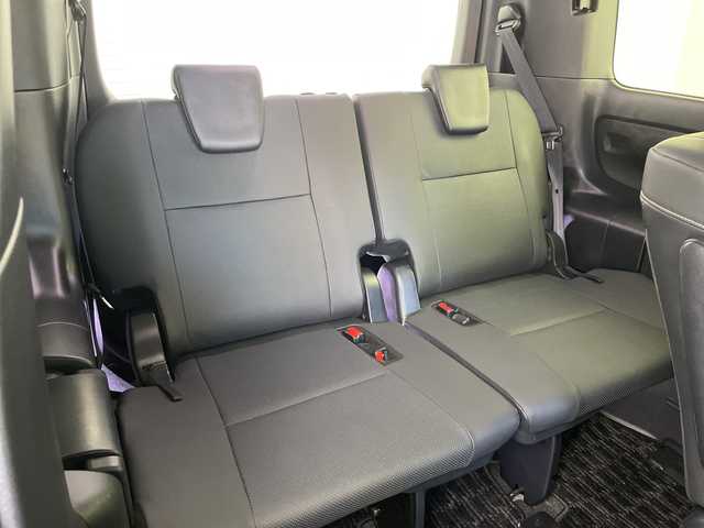 トヨタ エスクァイア Gi 愛知県 2019(令1)年 1.7万km ブラック トヨタセーフティセンス/・プリクラッシュセーフティ/・レーンキープアシスト/・ハイビームアシスト/純正9インチナビ/・フルセグTV/・Bluetooth/・CD/DVD/・SDREC/・SD/・AM/FM/バックカメラ/両側パワースライドドア/黒革シート/シートヒーター/クリアランスソナー/パーキングサポートブレーキ/ETC/LEDヘッドライト/純正15アルミホイール/スマートキー/プッシュスタート/アイドリングストップ