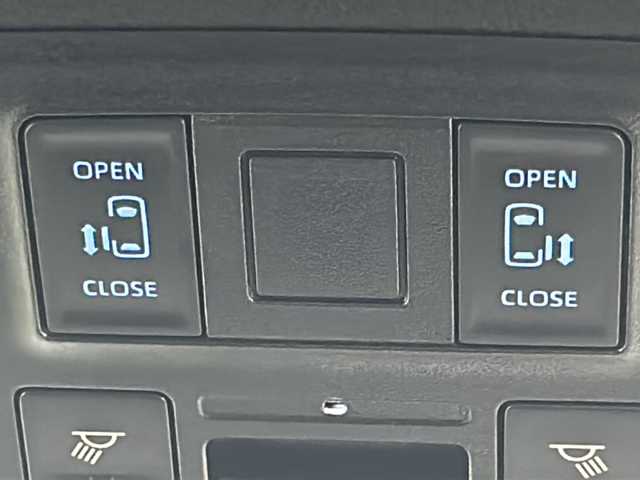 トヨタ ヴォクシー ハイブリッド S－Z 熊本県 2023(令5)年 0.5万km メタルストリームM 禁煙車/両側パワースライドドア/衝突被害軽減ブレーキ/レーンキープアシスト/追従式クルーズコントロール/純正ナビ/AM/FM/Bluetooth/USB/Miracast/バックカメラ/ハーフレザーシート/シートヒーターD/N/コーナーセンサー前後/LEDヘッドライト/ビルトインETC/オートライト/オートマチックハイビーム/カーテンエアバッグ/ステアリングリモコン/フォグランプ/ドライブレコーダー前後/スマートキー/スペアキー有/ABS/横滑り防止装置/保証書/取扱説明書