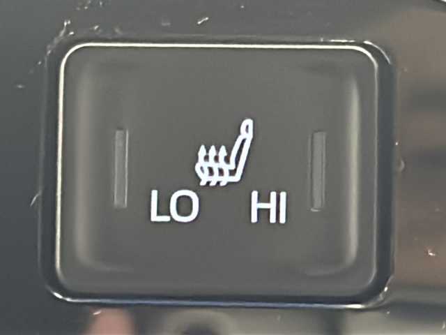 トヨタ ヴォクシー ハイブリッド S－Z 熊本県 2023(令5)年 0.5万km メタルストリームM 禁煙車/両側パワースライドドア/衝突被害軽減ブレーキ/レーンキープアシスト/追従式クルーズコントロール/純正ナビ/AM/FM/Bluetooth/USB/Miracast/バックカメラ/ハーフレザーシート/シートヒーターD/N/コーナーセンサー前後/LEDヘッドライト/ビルトインETC/オートライト/オートマチックハイビーム/カーテンエアバッグ/ステアリングリモコン/フォグランプ/ドライブレコーダー前後/スマートキー/スペアキー有/ABS/横滑り防止装置/保証書/取扱説明書