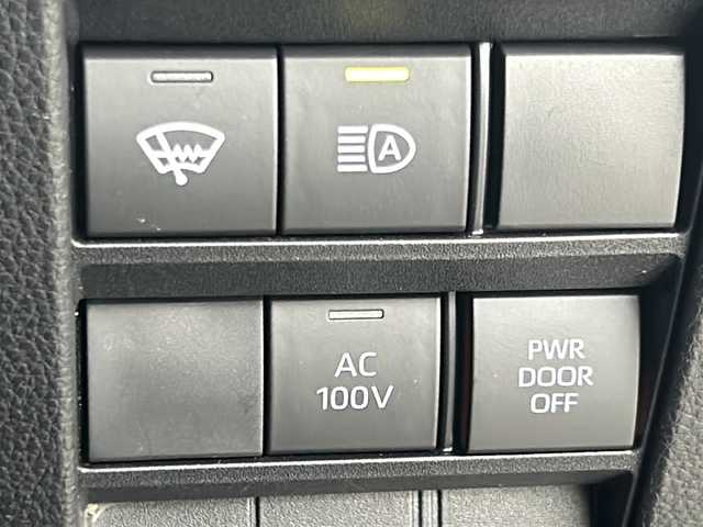 トヨタ ヴォクシー ハイブリッド S－Z 熊本県 2023(令5)年 0.5万km メタルストリームM 禁煙車/両側パワースライドドア/衝突被害軽減ブレーキ/レーンキープアシスト/追従式クルーズコントロール/純正ナビ/AM/FM/Bluetooth/USB/Miracast/バックカメラ/ハーフレザーシート/シートヒーターD/N/コーナーセンサー前後/LEDヘッドライト/ビルトインETC/オートライト/オートマチックハイビーム/カーテンエアバッグ/ステアリングリモコン/フォグランプ/ドライブレコーダー前後/スマートキー/スペアキー有/ABS/横滑り防止装置/保証書/取扱説明書