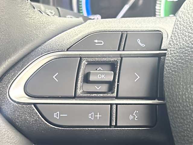 トヨタ ヴォクシー ハイブリッド S－Z 熊本県 2023(令5)年 0.5万km メタルストリームM 禁煙車/両側パワースライドドア/衝突被害軽減ブレーキ/レーンキープアシスト/追従式クルーズコントロール/純正ナビ/AM/FM/Bluetooth/USB/Miracast/バックカメラ/ハーフレザーシート/シートヒーターD/N/コーナーセンサー前後/LEDヘッドライト/ビルトインETC/オートライト/オートマチックハイビーム/カーテンエアバッグ/ステアリングリモコン/フォグランプ/ドライブレコーダー前後/スマートキー/スペアキー有/ABS/横滑り防止装置/保証書/取扱説明書