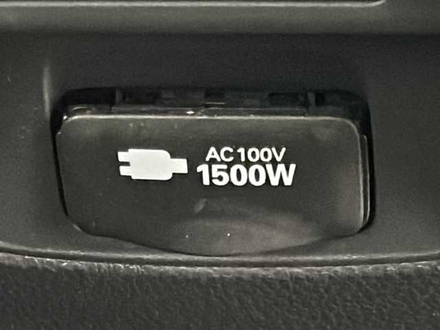 トヨタ ヴォクシー ハイブリッド S－Z 熊本県 2023(令5)年 0.5万km メタルストリームM 禁煙車/両側パワースライドドア/衝突被害軽減ブレーキ/レーンキープアシスト/追従式クルーズコントロール/純正ナビ/AM/FM/Bluetooth/USB/Miracast/バックカメラ/ハーフレザーシート/シートヒーターD/N/コーナーセンサー前後/LEDヘッドライト/ビルトインETC/オートライト/オートマチックハイビーム/カーテンエアバッグ/ステアリングリモコン/フォグランプ/ドライブレコーダー前後/スマートキー/スペアキー有/ABS/横滑り防止装置/保証書/取扱説明書