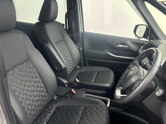 トヨタ ヴォクシー ハイブリッド S－Z 熊本県 2023(令5)年 0.5万km メタルストリームM 禁煙車/両側パワースライドドア/衝突被害軽減ブレーキ/レーンキープアシスト/追従式クルーズコントロール/純正ナビ/AM/FM/Bluetooth/USB/Miracast/バックカメラ/ハーフレザーシート/シートヒーターD/N/コーナーセンサー前後/LEDヘッドライト/ビルトインETC/オートライト/オートマチックハイビーム/カーテンエアバッグ/ステアリングリモコン/フォグランプ/ドライブレコーダー前後/スマートキー/スペアキー有/ABS/横滑り防止装置/保証書/取扱説明書