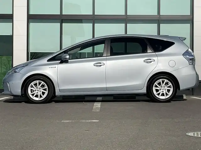 トヨタ プリウス α S 和歌山県 2011(平23)年 3.7万km クリアストリームメタリック メーカーナビ/バックカメラ/ワンセグTV/純正フロアマット/アイドリングストップ/パーキングアシスト/ビルトインETC/純正ホイールキャップ/ハロゲンヘッドライト/オートライト