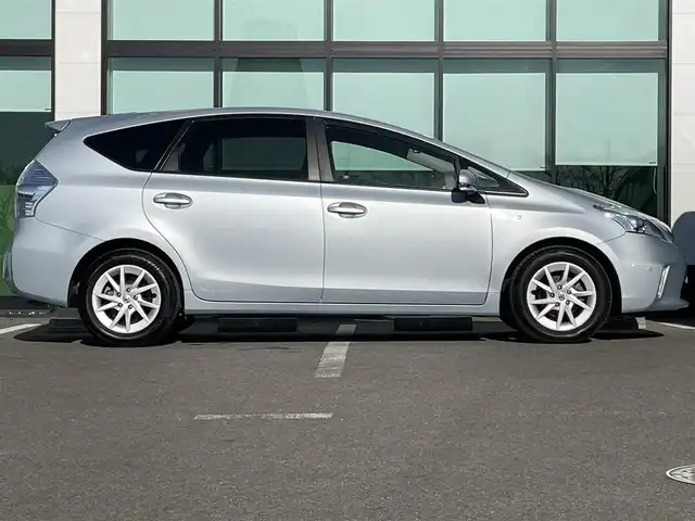 トヨタ プリウス α S 和歌山県 2011(平23)年 3.7万km クリアストリームメタリック メーカーナビ/バックカメラ/ワンセグTV/純正フロアマット/アイドリングストップ/パーキングアシスト/ビルトインETC/純正ホイールキャップ/ハロゲンヘッドライト/オートライト