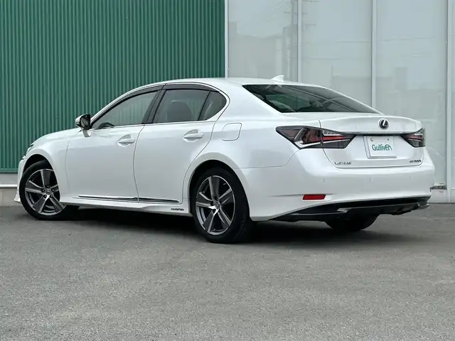 レクサス ＧＳ 300h Iパッケージ 福岡県 2017(平29)年 7万km ソニッククォーツ サンルーフ/レザーシート/純正ナビ/【FM/AM/BT/CD/DVD】/バックカメラ/ドラレコ/パワーシート/シートメモリ/シートヒーター/エアーシート/ステアリングヒーター/ETC/純正アルミ/純正マット/パドルシフト/クルコン/スペアキー/取説/保証書