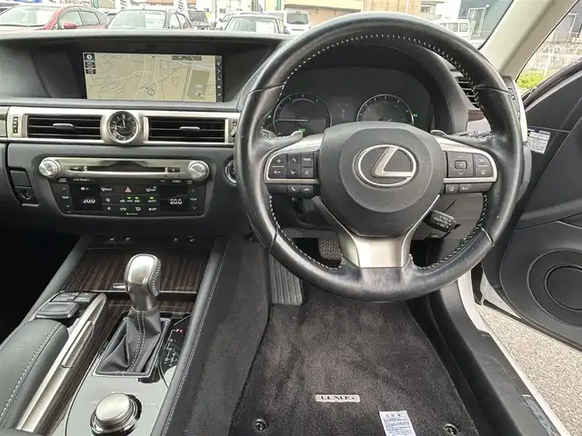 レクサス ＧＳ 300h Iパッケージ 福岡県 2017(平29)年 7万km ソニッククォーツ サンルーフ/レザーシート/純正ナビ/【FM/AM/BT/CD/DVD】/バックカメラ/ドラレコ/パワーシート/シートメモリ/シートヒーター/エアーシート/ステアリングヒーター/ETC/純正アルミ/純正マット/パドルシフト/クルコン/スペアキー/取説/保証書