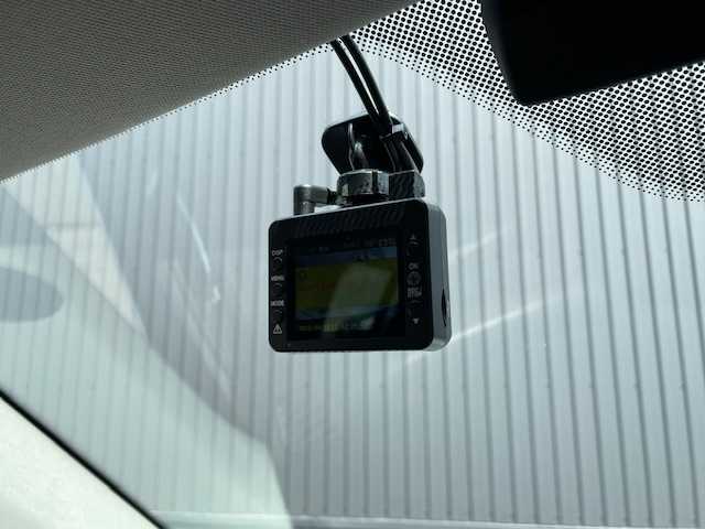 ＢＭＷ Ｘ３ xDrive20d Xライン 青森県 2015(平27)年 6.1万km アルピンホワイトⅢ 4WD/ディーゼルターボ/衝突軽減ブレーキ/クルーズコントロール/横滑り防止/オートホールド/ダウンヒルアシスト/レーンキープ/純正HDDナビ/CD/DVD/AUX/USB/Bluetooth/フルセグTV/フロント/バック/360°カメラ/盗難防止/前後コーナーセンサー/パワーバックドア/前席パワーシート/HIDヘッドライト/純正18インチAW夏タイヤ有/純正ミラー一体型ＥＴＣ/スタートボタン/スペアキー