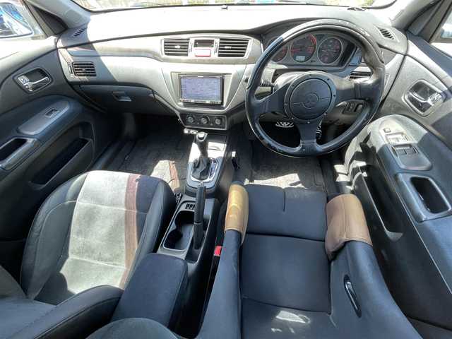 三菱 ランサー ワゴン GT－A エボリューション 東京都 2005(平17)年 9.9万km クールシルバーメタリック ワンオーナー/社外メモリナビ(AVIC-RZ09）/・フルセグTV/Bluetoothオーディオ/DVD/バックカメラ/運転席BRIDEバケットシート(ZETAIII)/助手席RECAROシート/ブレンボキャリパー/純正17インチAW(ENKEI製)/寒冷地仕様/ETC/ドライブレコーダー（ND-DVR1）/保証書/取扱説明書/2024/03エンジンオーバーホール済み/・タイミングベルト/ウォーターポンプ交換済み/ディーラー整備記録簿/H18/11 H20/10 H22/10 H23/12 H24/10 /H25/12 H26/10 H27/11 H28/10 H29/10/H30/10 R1/11 R2/10 R3/10 R4/10 R5/12