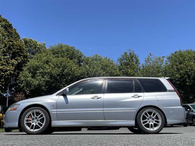 三菱 ランサー ワゴン GT－A エボリューション 東京都 2005(平17)年 9.9万km クールシルバーメタリック ワンオーナー/社外メモリナビ(AVIC-RZ09）/・フルセグTV/Bluetoothオーディオ/DVD/バックカメラ/運転席BRIDEバケットシート(ZETAIII)/助手席RECAROシート/ブレンボキャリパー/純正17インチAW(ENKEI製)/寒冷地仕様/ETC/ドライブレコーダー（ND-DVR1）/保証書/取扱説明書/2024/03エンジンオーバーホール済み/・タイミングベルト/ウォーターポンプ交換済み/ディーラー整備記録簿/H18/11 H20/10 H22/10 H23/12 H24/10 /H25/12 H26/10 H27/11 H28/10 H29/10/H30/10 R1/11 R2/10 R3/10 R4/10 R5/12
