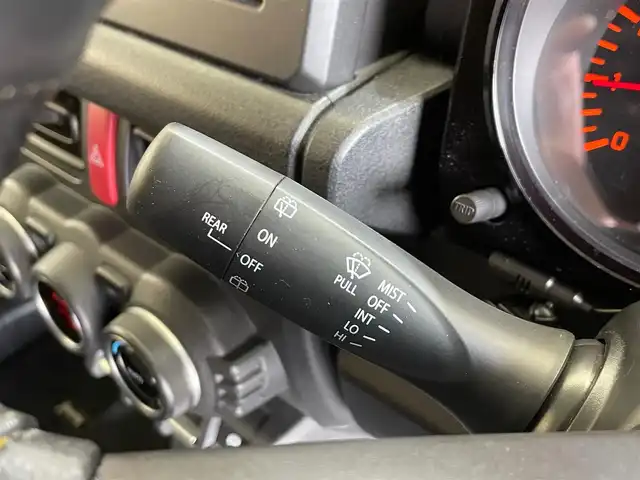 スズキ ジムニー XL 岩手県 2018(平30)年 7.5万km ジャングルグリーン ワンオーナー/高低切り替え式パートタイム４WD/ターボ/ヒルディセントコントロール/ブレーキLSDトラクションコントロール/横滑り防止装置/前席シートヒーター/ヘッドライトレベライザー/純正ディスプレイオーディオ/（CD/DVD/Bluetooth/USB/AppleCarPlay/AndroidAuto）/ETC/オートエアコン/プッシュスタート・スマートキー/フォグランプ/純正15インチスチールホイール