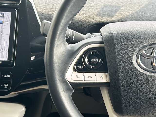 トヨタ プリウス ＰＨＶ S 兵庫県 2018(平30)年 5.3万km スピリテッドアクアメタリック 禁煙車　純正メモリナビ（ＡＭ・ＦＭ・ブルートゥース・ワンセグ・ＣＤ）　充電ケーブル有り　プラグインハイブリッド　ビルトインＥＴＣ　レーダークルーズコントロール　バックカメラ　衝突被害軽減ブレーキ　シートヒーター　ハンドルヒーター　先行車発進告知　ふらつき検知機能　横滑り防止機能　プッシュスタート　オートライト　オートハイビーム　カーテンエアバッグ　EVモード　タイマー充電機能　純正ドアバイザー