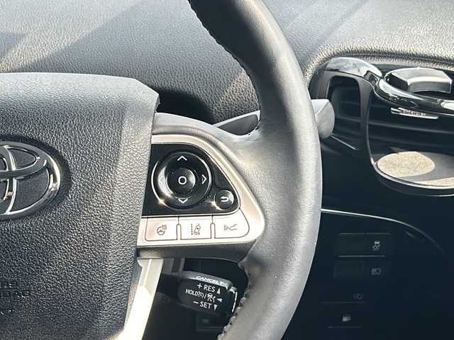 トヨタ プリウス ＰＨＶ S 兵庫県 2018(平30)年 5.3万km スピリテッドアクアメタリック 禁煙車　純正メモリナビ（ＡＭ・ＦＭ・ブルートゥース・ワンセグ・ＣＤ）　充電ケーブル有り　プラグインハイブリッド　ビルトインＥＴＣ　レーダークルーズコントロール　バックカメラ　衝突被害軽減ブレーキ　シートヒーター　ハンドルヒーター　先行車発進告知　ふらつき検知機能　横滑り防止機能　プッシュスタート　オートライト　オートハイビーム　カーテンエアバッグ　EVモード　タイマー充電機能　純正ドアバイザー